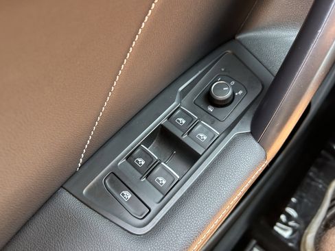 Certified 2024 Volkswagen Tiguan SE R-Line image 20