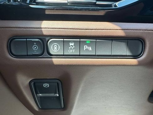 Used 2024 Acura MDX SH-AWD w/ Technology Package image 23