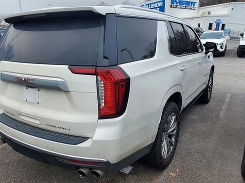 Used 2021 GMC Yukon Denali w/ Denali Premium Package image 10