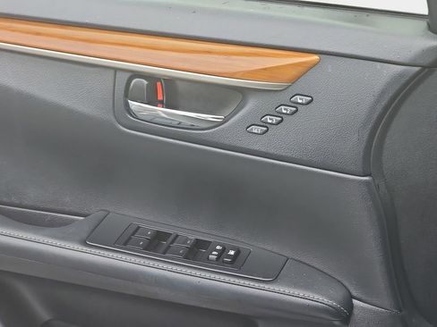 Used 2014 Lexus ES 300h 300h w/ Premium Package w/Bamboo Trim image 34