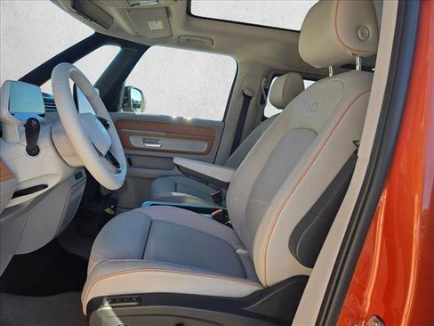 Used 2025 Volkswagen ID. Buzz Pro S Plus image 15