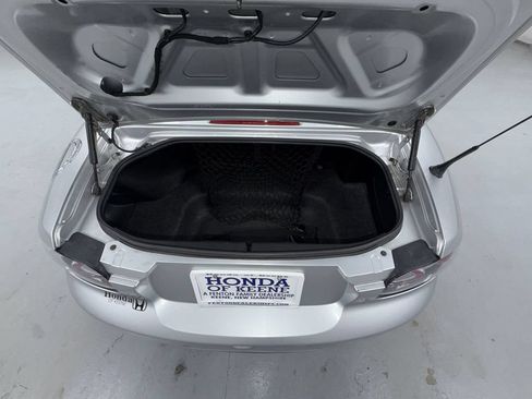 Used 2006 MAZDA MX-5 Miata Grand Touring w/ Premium Pkg RWD image 16