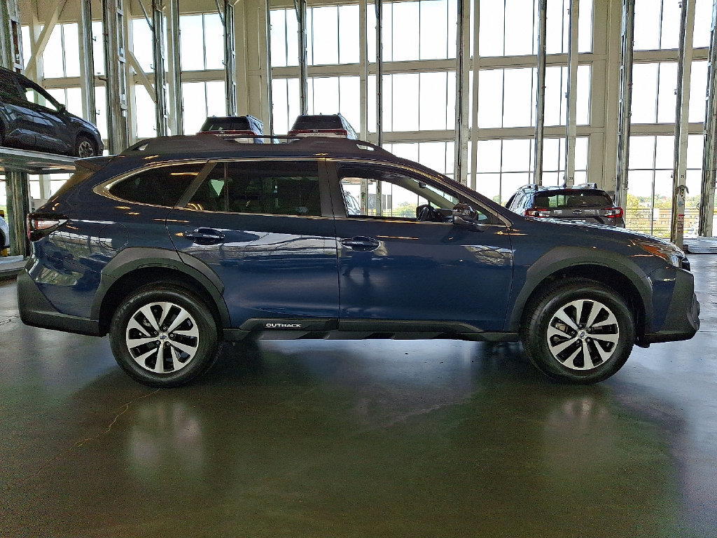 Certified 2025 Subaru Outback Premium w/ Popular Package #1A AWD/4WD image 10