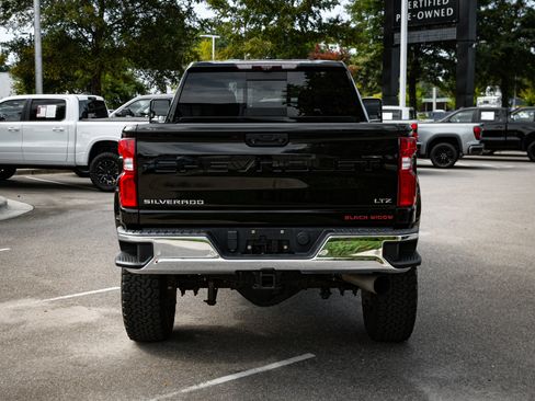 Used 2020 Chevrolet Silverado 2500 LTZ w/ LTZ Premium Package image 9