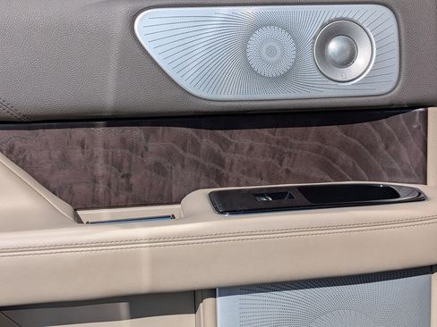 Used 2022 Lincoln Navigator Reserve image 26