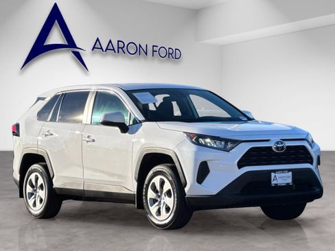 Used 2022 Toyota RAV4 LE image 7