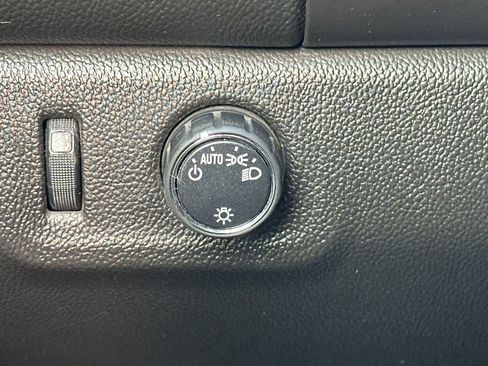 Used 2018 Chevrolet Colorado LT image 28