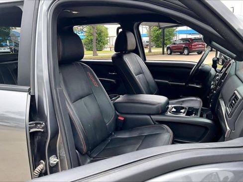 Used 2023 Nissan Titan PRO-4X w/ Pro-4x Convenience Package AWD/4WD image 9