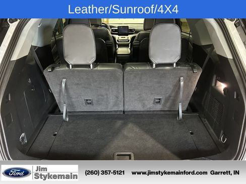 Used 2023 Ford Explorer XLT AWD/4WD image 14