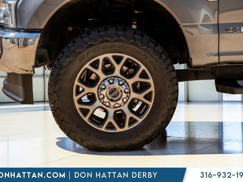 Used 2022 Ford F250 Lariat w/ Lariat Value Package AWD/4WD image 37