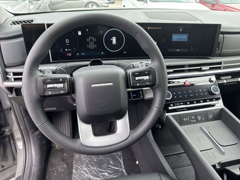 Used 2025 Hyundai Santa Fe Limited image 8