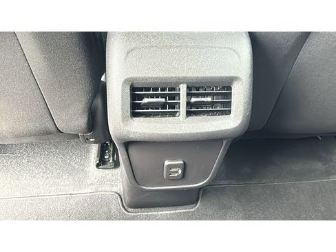 Used 2024 Chevrolet Equinox LT FWD image 34