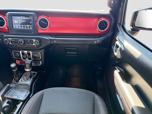 Used 2018 Jeep Wrangler Unlimited Rubicon w/ Dual Top Group image 18