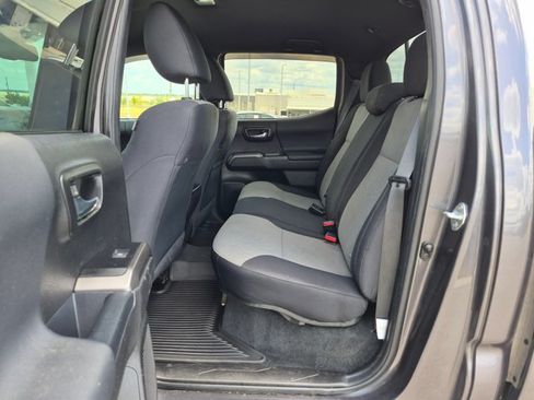 Used 2023 Toyota Tacoma TRD Off-Road AWD/4WD image 18
