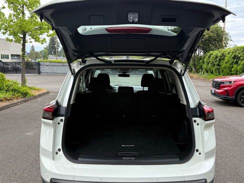 Used 2024 Nissan Rogue S AWD/4WD image 17