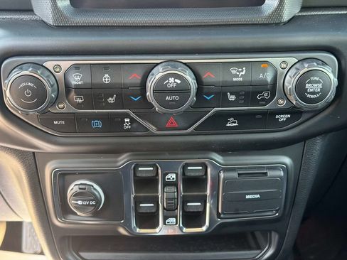 Used 2023 Jeep Wrangler Unlimited w/ Cold Weather Group AWD/4WD image 24