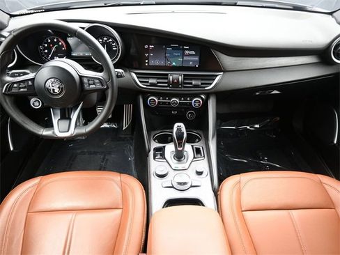 Used 2022 Alfa Romeo Giulia Ti image 18