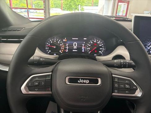 Certified 2024 Jeep Compass Limited AWD/4WD image 44
