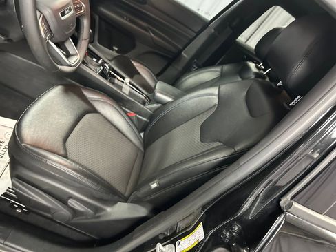 Used 2025 Jeep Compass Latitude w/ Altitude Special Edition image 12