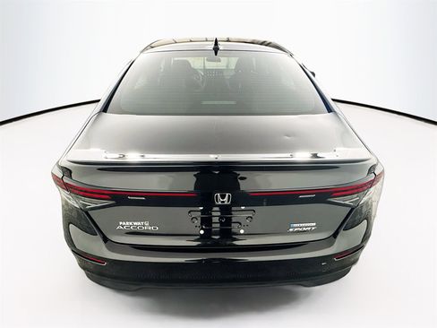 Used 2024 Honda Accord Sport image 6