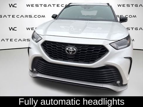 Used 2022 Toyota Highlander XSE image 11