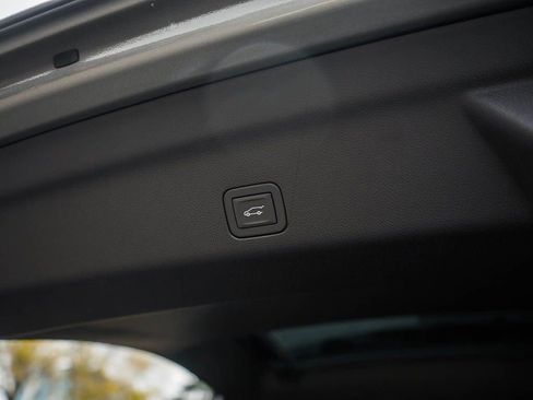 New 2026 GMC Yukon XL AT4 w/ AT4 Premium Package image 9