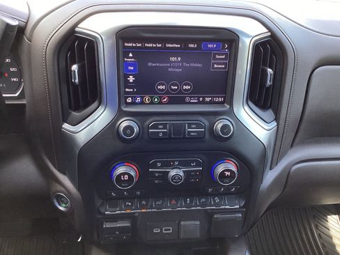 Used 2022 Chevrolet Silverado 1500 LTZ w/ LTZ Convenience Package II AWD/4WD image 14