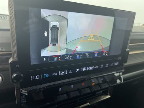 Used 2024 GMC Hummer EV 2X AWD/4WD image 15