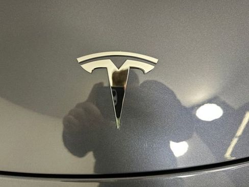 Used 2023 Tesla Model 3 Standard Range image 9
