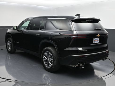 Used 2024 Chevrolet Traverse LS FWD image 5