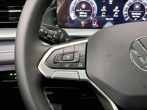 New 2026 Volkswagen Tiguan SE image 17