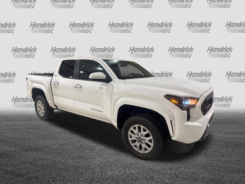 Certified 2025 Toyota Tacoma SR5 RWD image 37