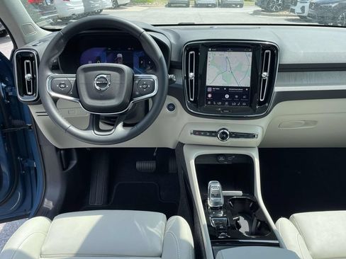 Used 2025 Volvo XC40 B5 Ultra w/ Protection Package Premier AWD/4WD image 4