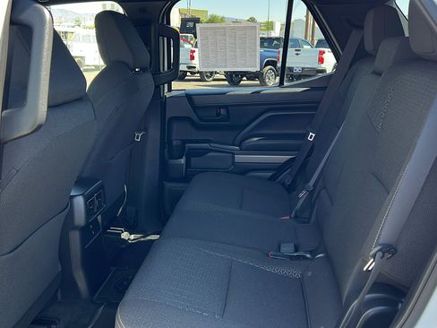 Used 2025 Toyota 4Runner SR5 AWD/4WD image 13