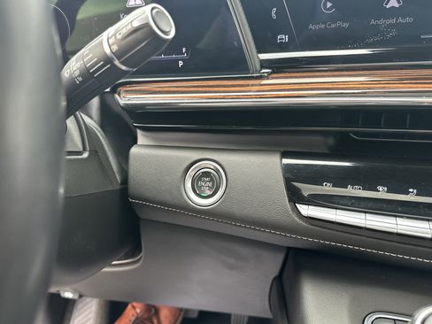 Used 2021 Cadillac Escalade ESV Premium Luxury image 38