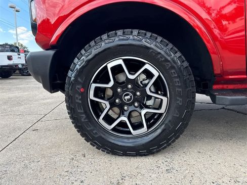 Used 2024 Ford Bronco Outer Banks image 9