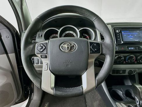 Used 2014 Toyota Tacoma PreRunner w/ SR5 Package RWD image 15