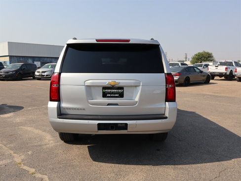 Used 2018 Chevrolet Suburban LT AWD/4WD image 4