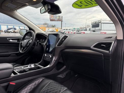 Certified 2024 Ford Edge Titanium AWD/4WD image 25