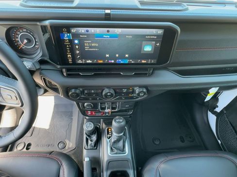 New 2025 Jeep Wrangler Unlimited Rubicon image 23