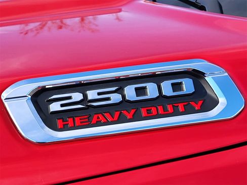 Used 2024 RAM 2500 Tradesman w/ Chrome Appearance Group image 12