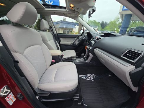 Used 2017 Subaru Forester 2.5i Premium AWD/4WD image 11