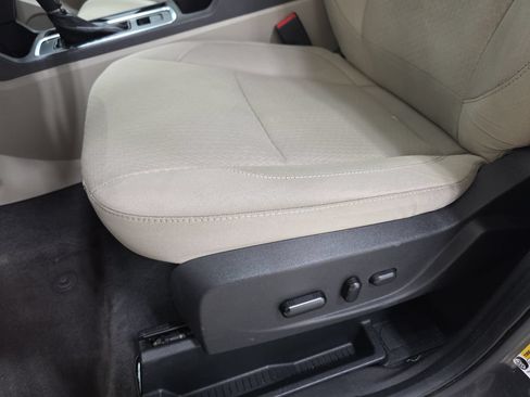 Used 2019 Ford Escape SE FWD image 29
