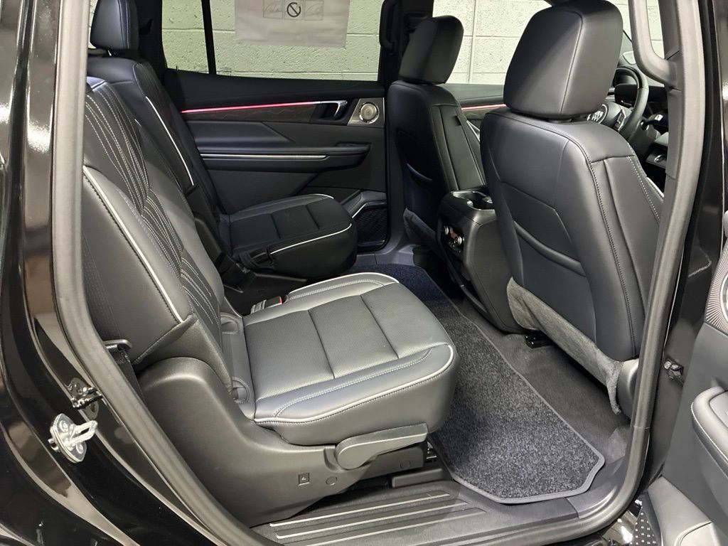 New 2027 Buick Enclave Avenir FWD image 11
