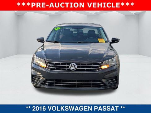 Used 2016 Volkswagen Passat 1.8T R-Line image 8