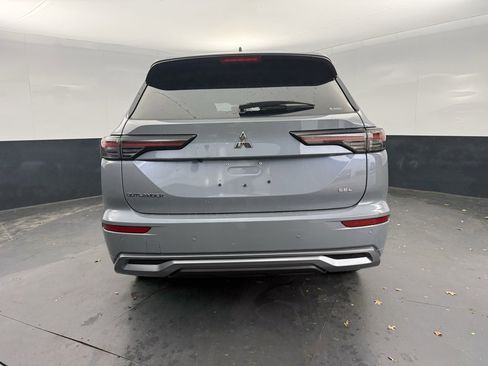 New 2025 Mitsubishi Outlander SE image 4