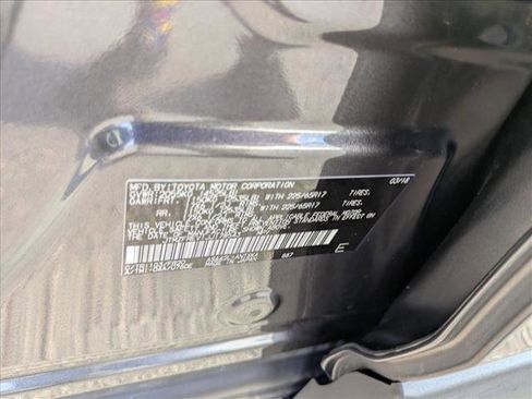 Used 2018 Toyota RAV4 LE image 23