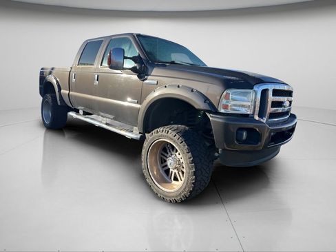 Used 2007 Ford F350 Lariat image 2