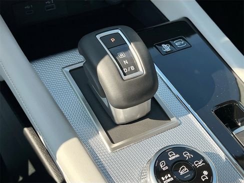 New 2025 Mitsubishi Outlander SEL image 21