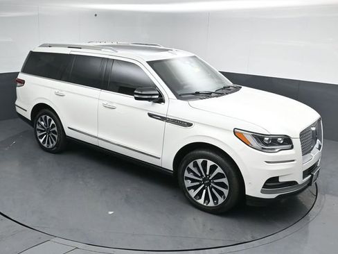 Used 2024 Lincoln Navigator Reserve image 47